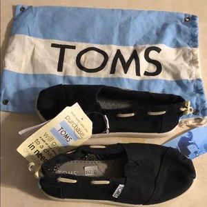 Toms
